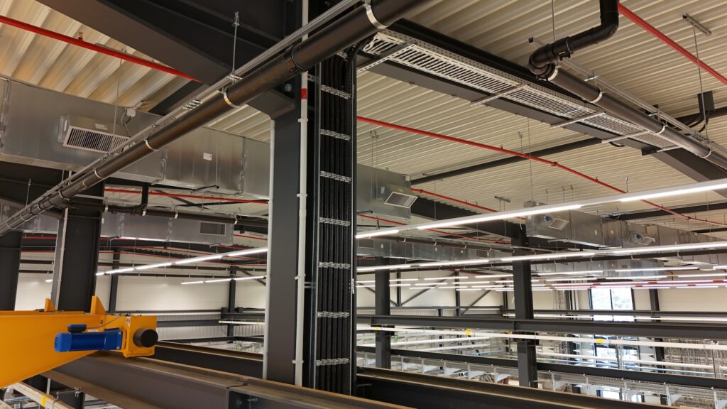 Blick in eine fertige Halle.